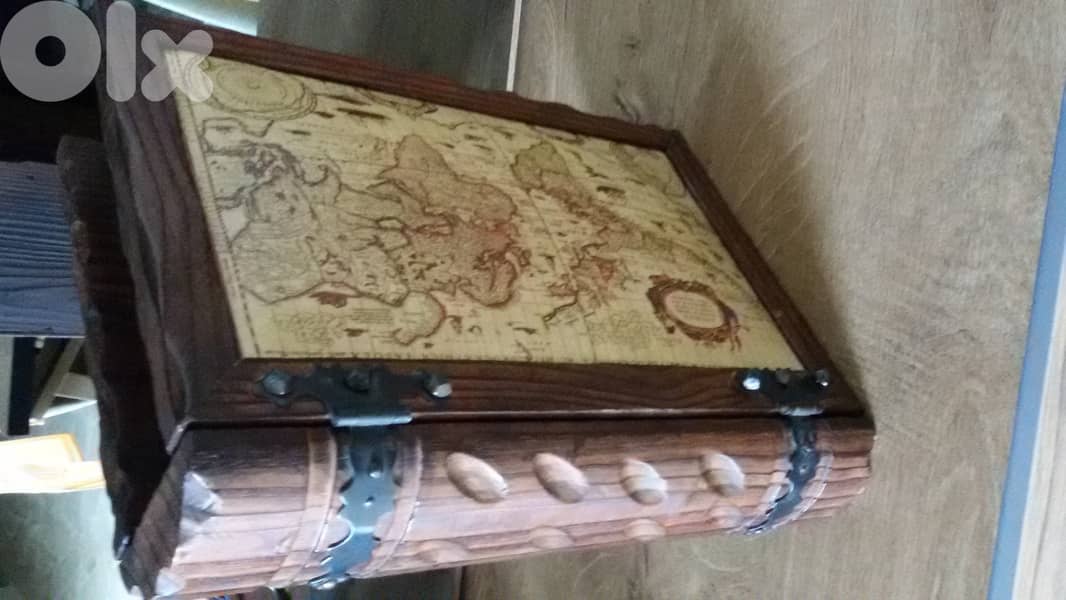 Dark Brown Wooden Cigar Box 2