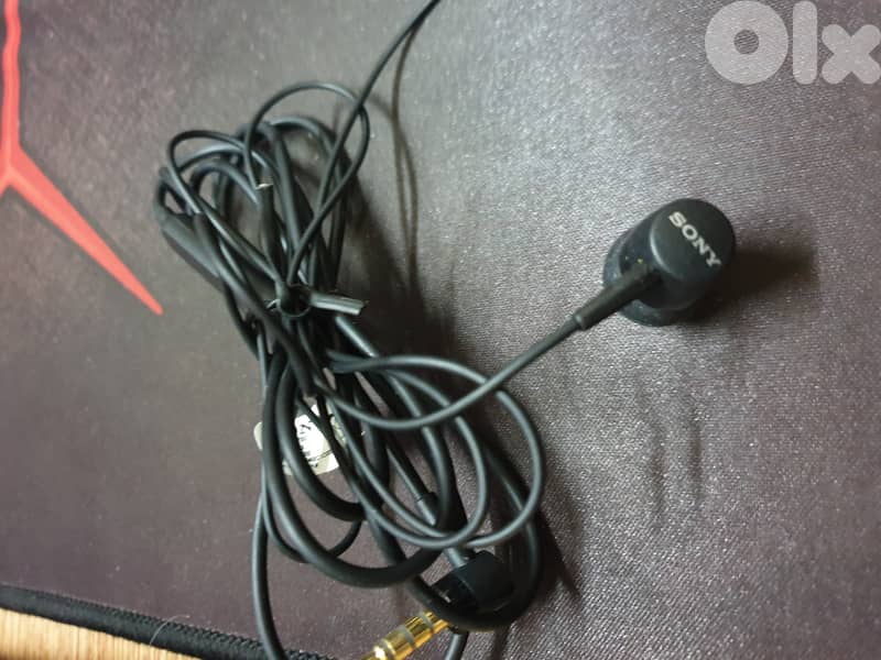 Xperia Earbuds wired 0