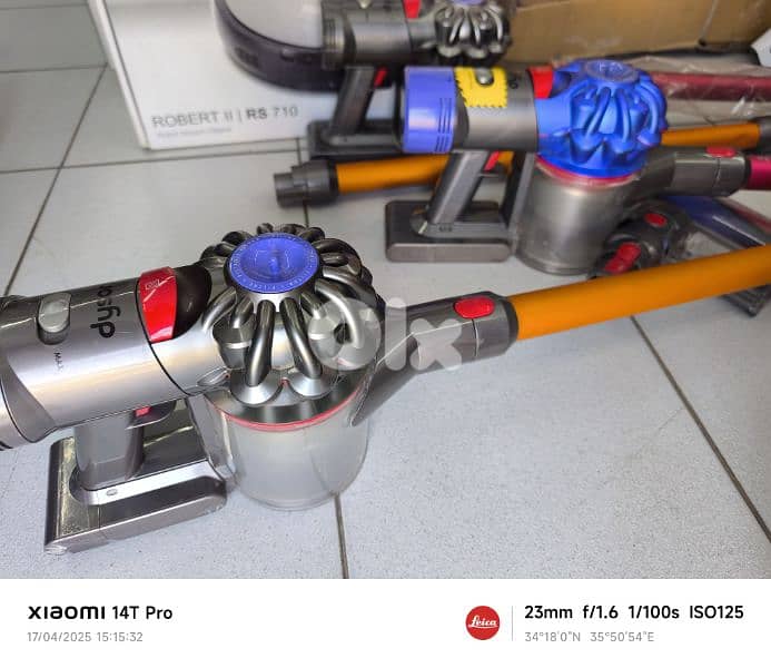 Dyson V8 refurbished 0