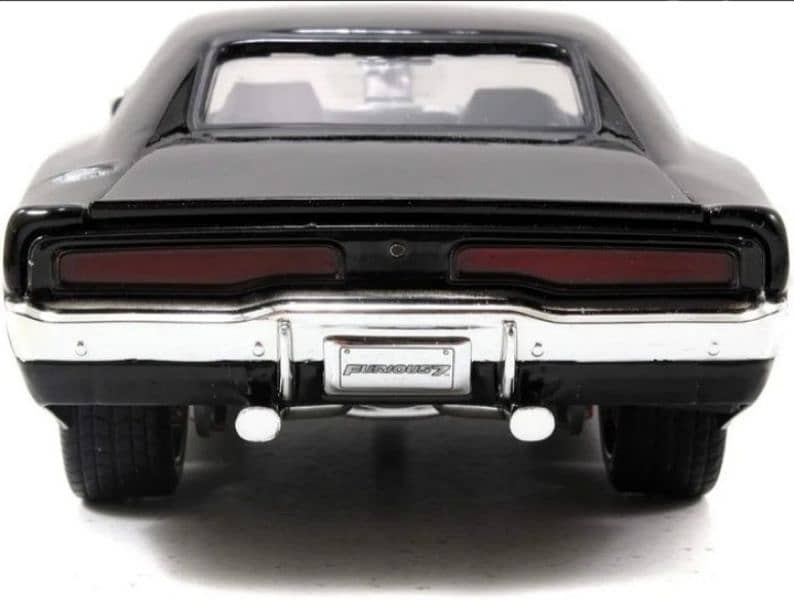 Dom's Dodge Charger R/T (Fast & Furious) diecast car model 1;24 2