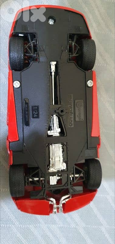 Red Lamborghini iron like new no scratches 1/24  only 17 $ b ashrafiye 1