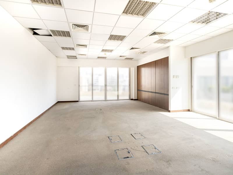 Amazing & Huge Office | Well Secured | Prime Location 0