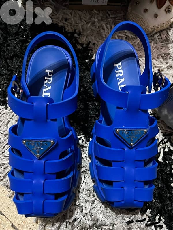 Prada Scandale 0
