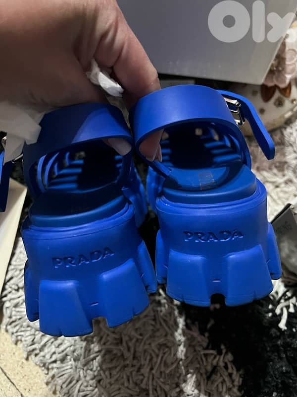 Prada Scandale 1