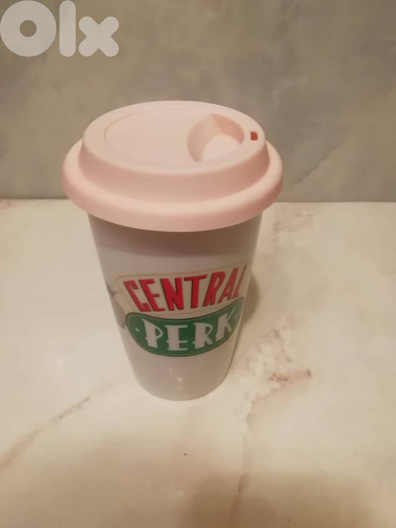 Central Perk "FRIENDS" TV show promotional ceramic mug silicone lid 15 1