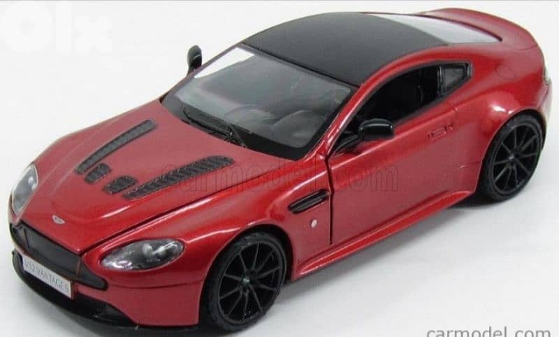 Aston Martin Vantage S 2010 diecast car model 1;24. 0