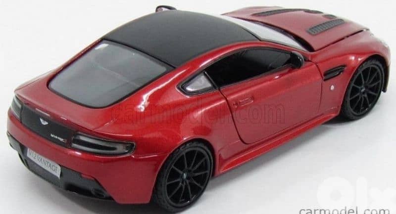 Aston Martin Vantage S 2010 diecast car model 1;24. 2