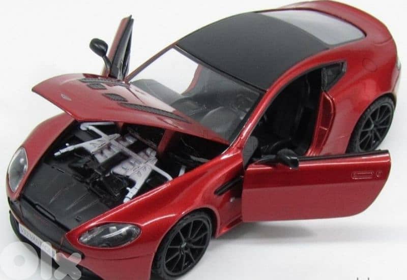 Aston Martin Vantage S 2010 diecast car model 1;24. 3