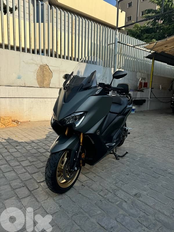 tmax 560cc 1