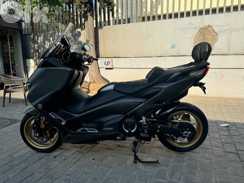 tmax 560cc 2