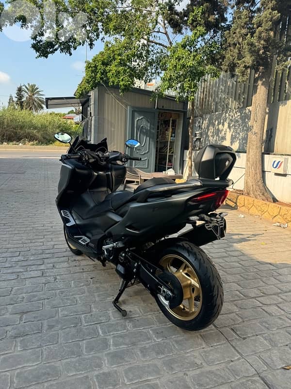 tmax 560cc 3