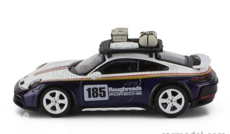 Porsche 911 (992) Rally Dakar diecast car model 1;64. 1