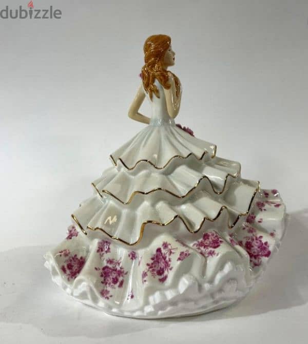 Royal Doulton Figurine 1