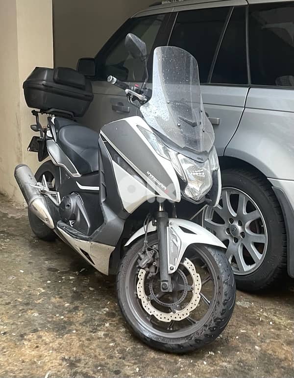 Honda integra 750 S 1