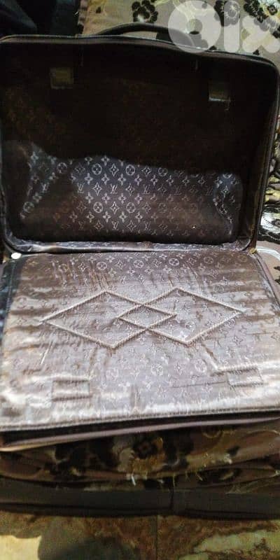 شنطه كتف Louise vuitton 3