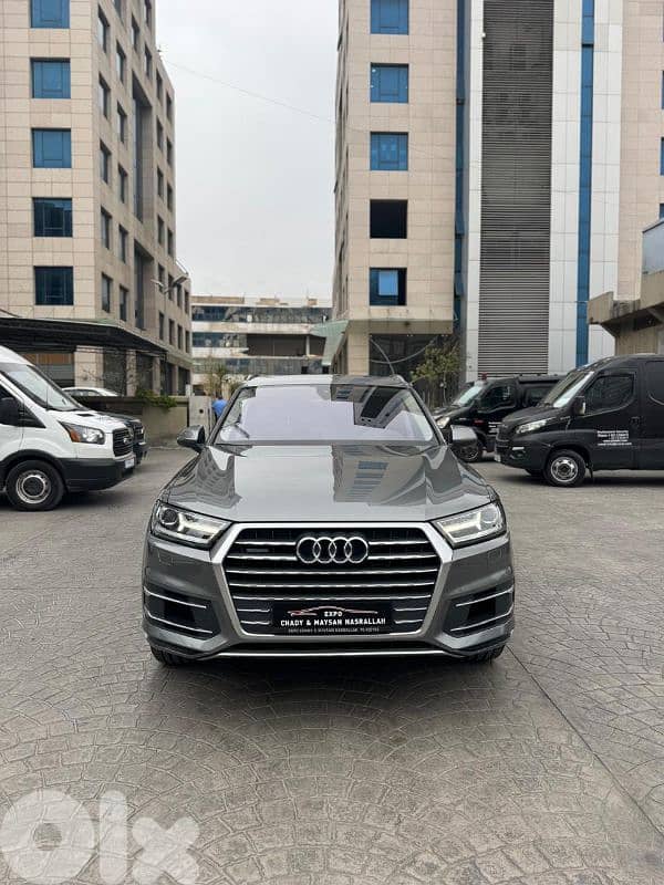Audi Q7 2017 company source 0