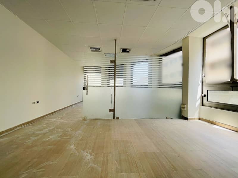 JH25-4090 Office 150m2 for rent in Downtown Beirut, $ 2,300 cash 0