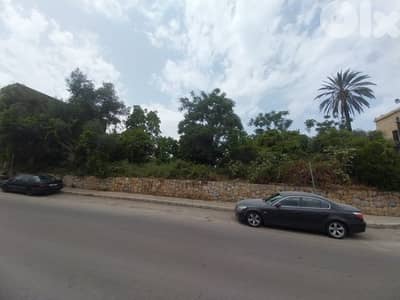 Prime location Land for Rent in Naccache  including a House