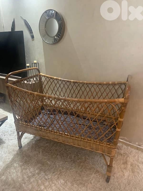 bamboo crib / baby bed in excellent condition. 160$ 2
