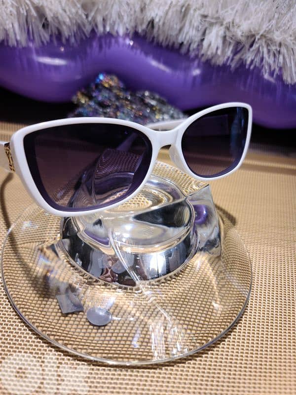 Louis Vuitton white luxury sunglasses 1