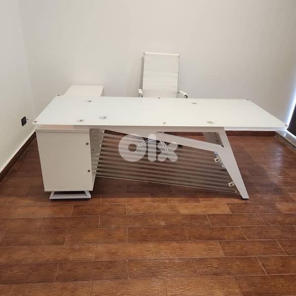 مكاتب زجاج 7