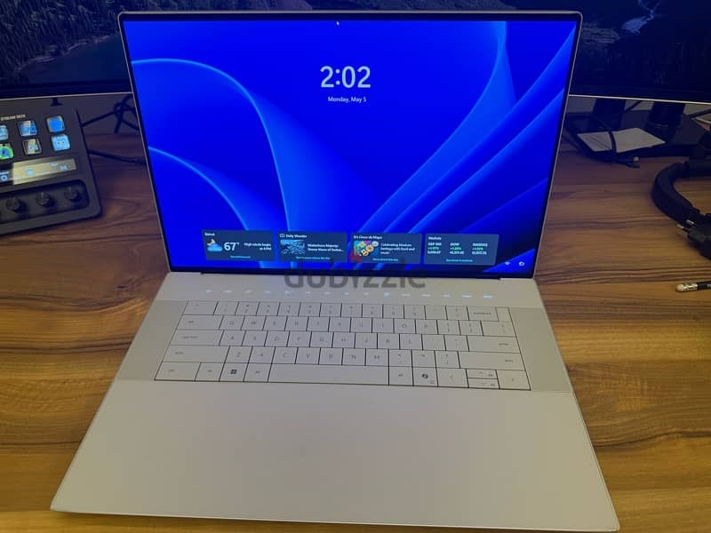 dell xps 16 9640 bought for 4000$ 0