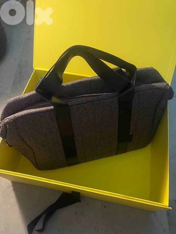 branded weekend bag 3