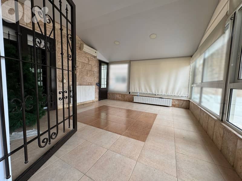 Fully Decorated Deluxe 265m2 apartment with a garden 4Sale in Aamchit 0