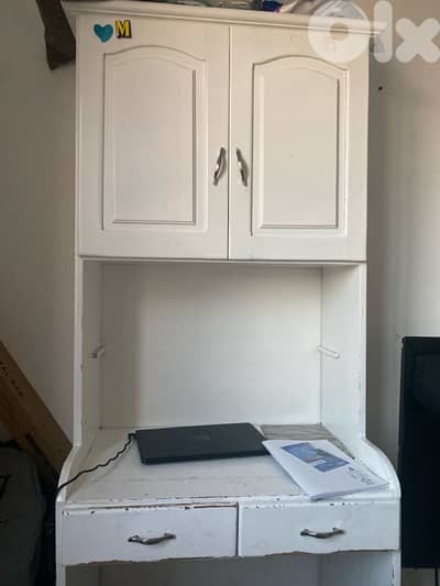 WHITE DESK