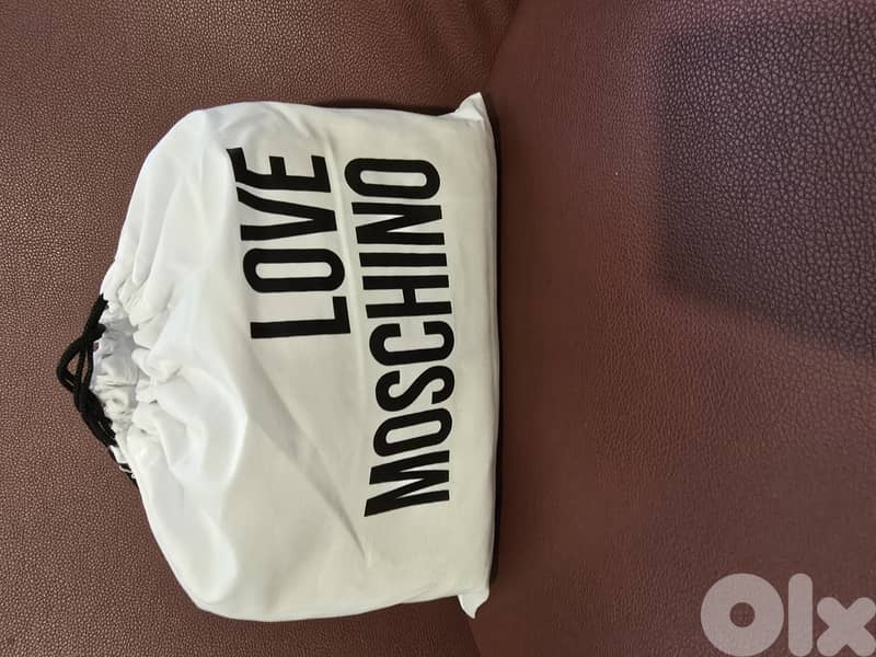 Original Bag love moschino worn once with small defect 2
