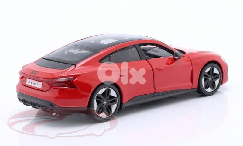 Audi RS e Tron GT diecast car model 1;24 3
