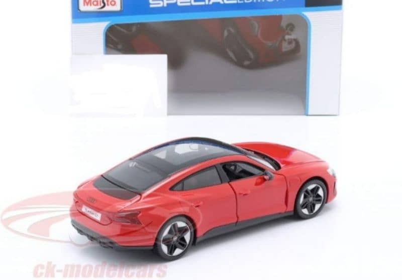 Audi RS e Tron GT diecast car model 1;24 4