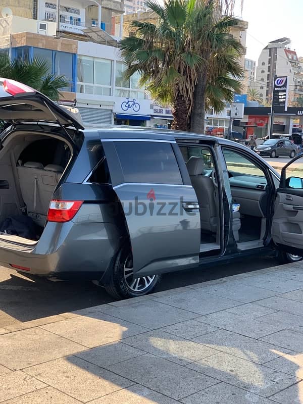 7 seater for rent with driver 2