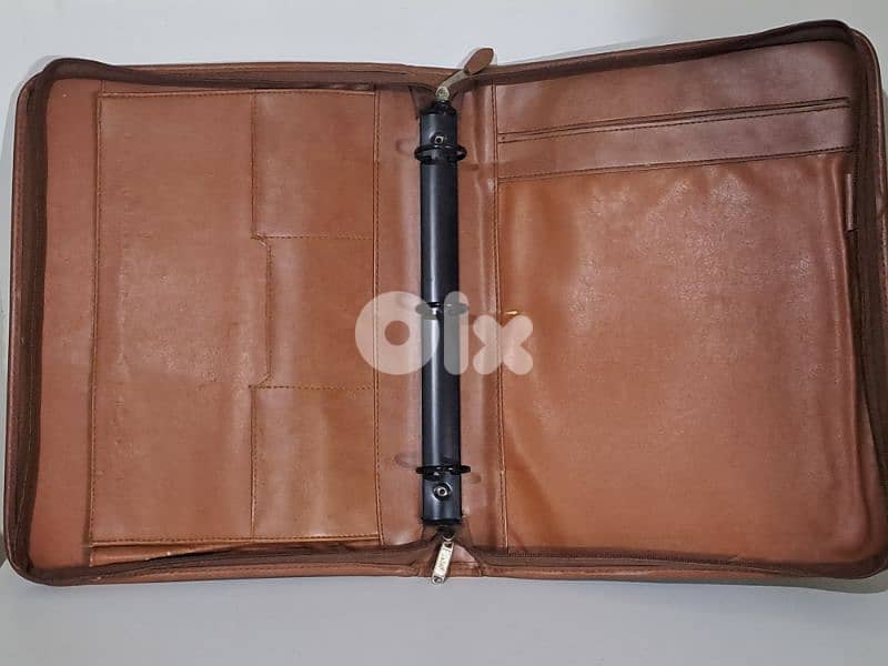 2 briefcases for men, made of leather 4