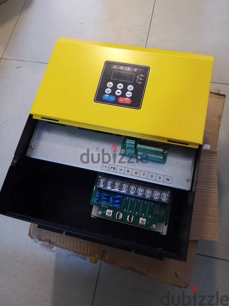 Water pump inverter انفرتر طرنبة مياه على الطاقة الشمسية 1