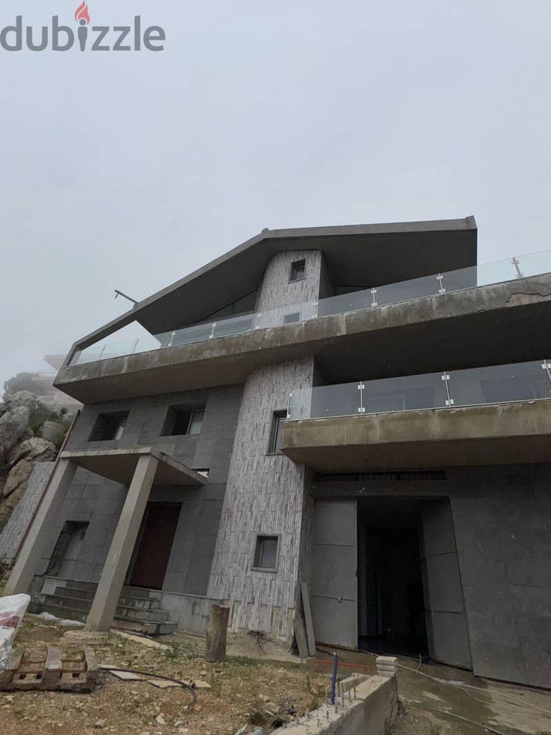 Under-Construction Triplex in Bekfaya تريبلكس قيد الإنشاء  في بكفيا 0