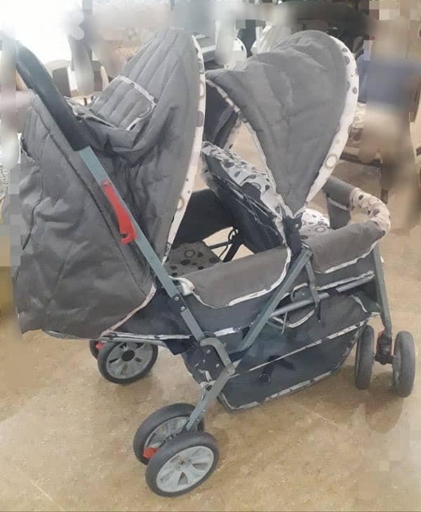 عرباية توأم اطفال 1