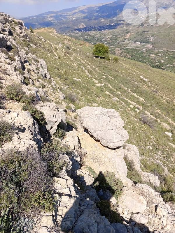 أرض للبيع في كفرنيس الشوفland for sale in kfarenis shouf 4
