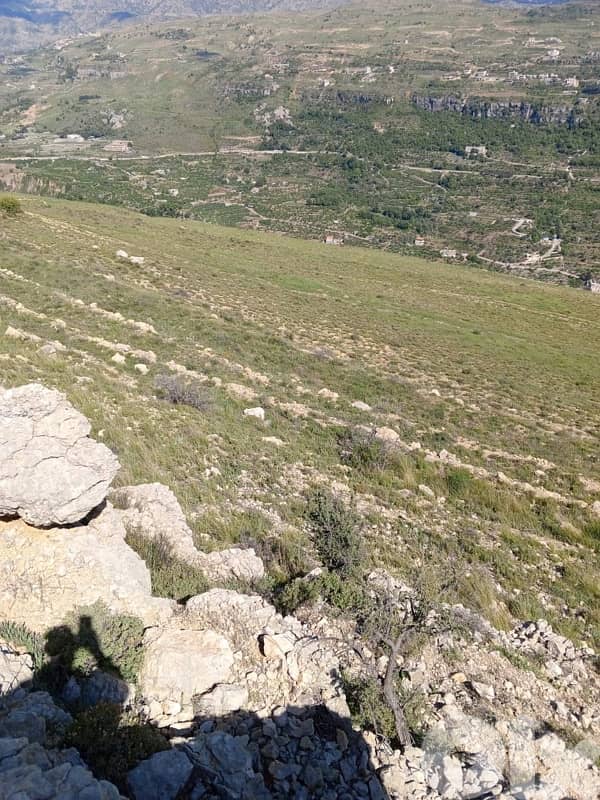 أرض للبيع في كفرنيس الشوفland for sale in kfarenis shouf 5