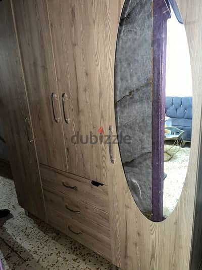 خزانة ملابس جديدة