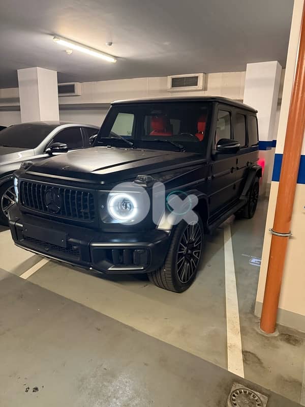 2025 Mercedes-Benz G-Class Magno Black/red interior - superior package 0