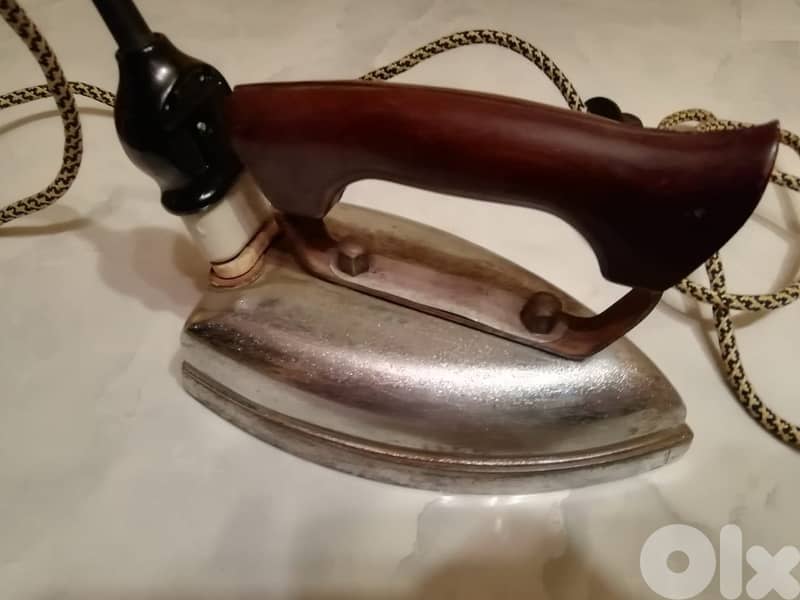 Vintage heavy iron fully functionnal 110v 0