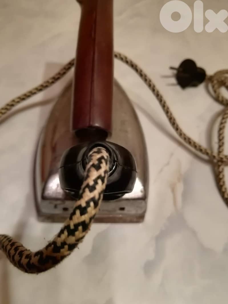 Vintage heavy iron fully functionnal 110v 2