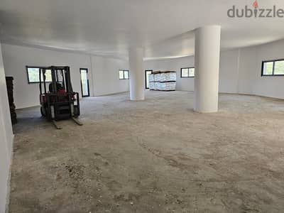 مستودع للأجار في منطقه حصرايل