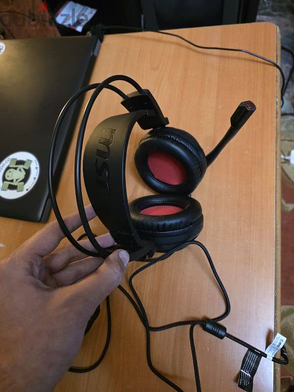 MSI DS502 Headset 1