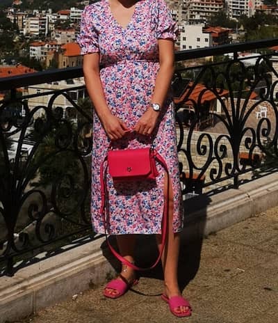 Dress with a slit size S