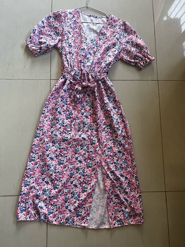 Dress with a slit size S 1