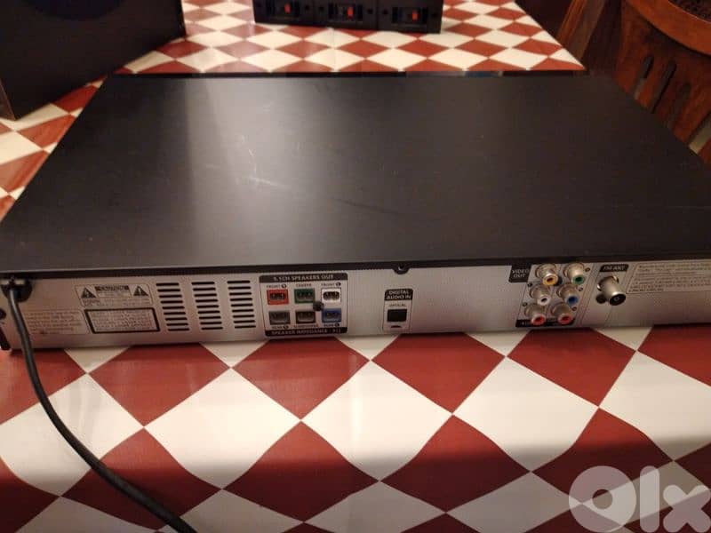 Sumsang home surround system 5