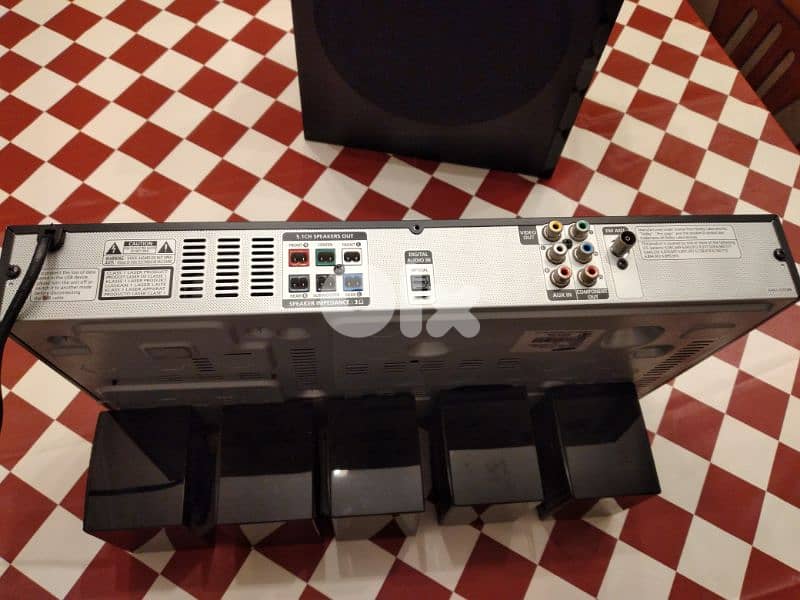 Sumsang home surround system 6