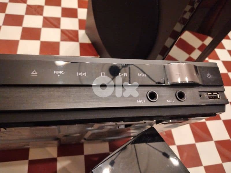 Sumsang home surround system 8